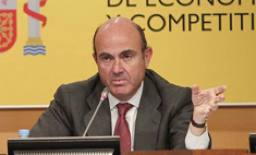 Guindos defiende la actuación de la Sareb ante la amenaza de multa por parte de Andalucía